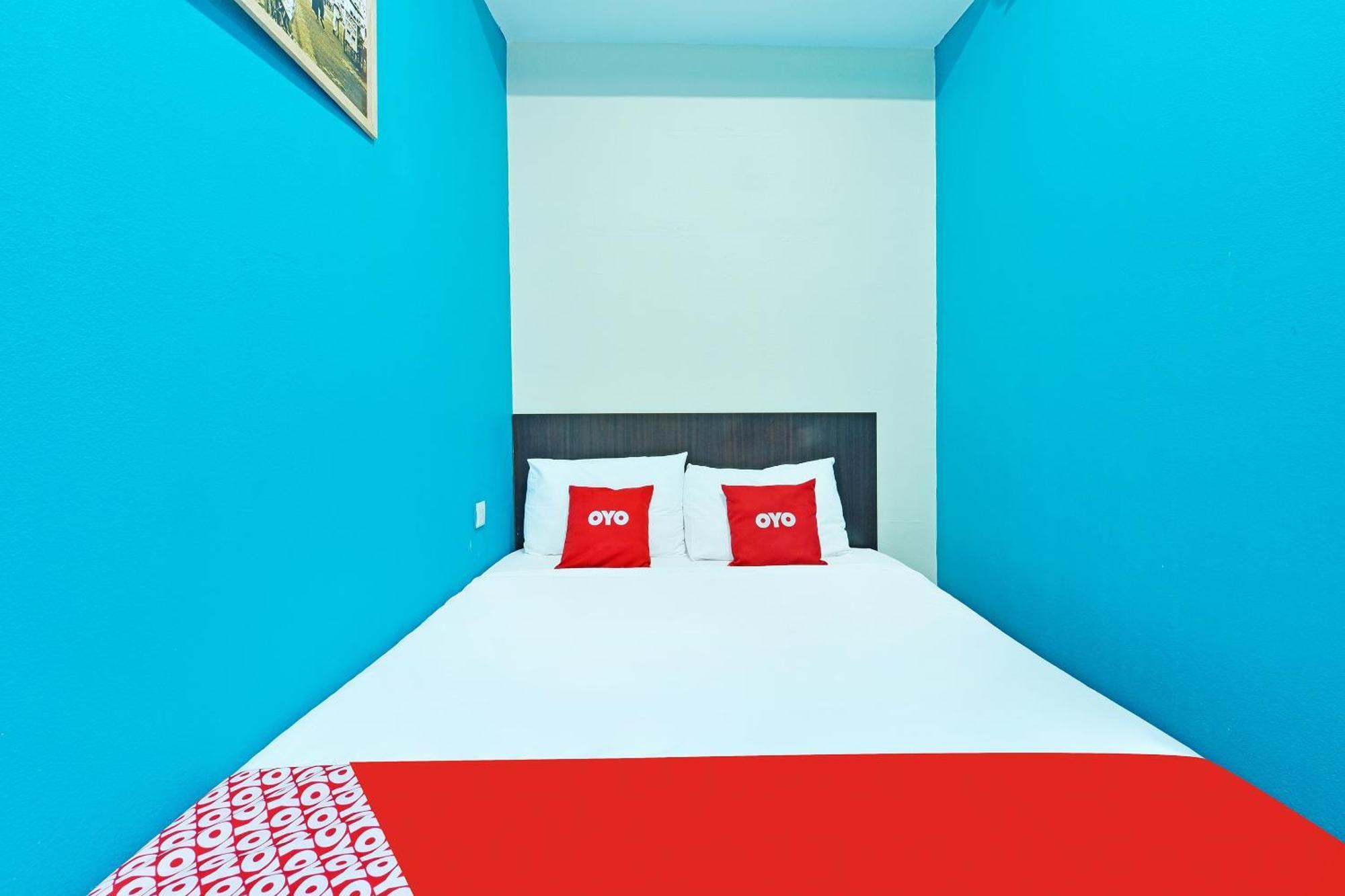 Oyo 873 Bamboo Inn Batu Feringgi Buitenkant foto