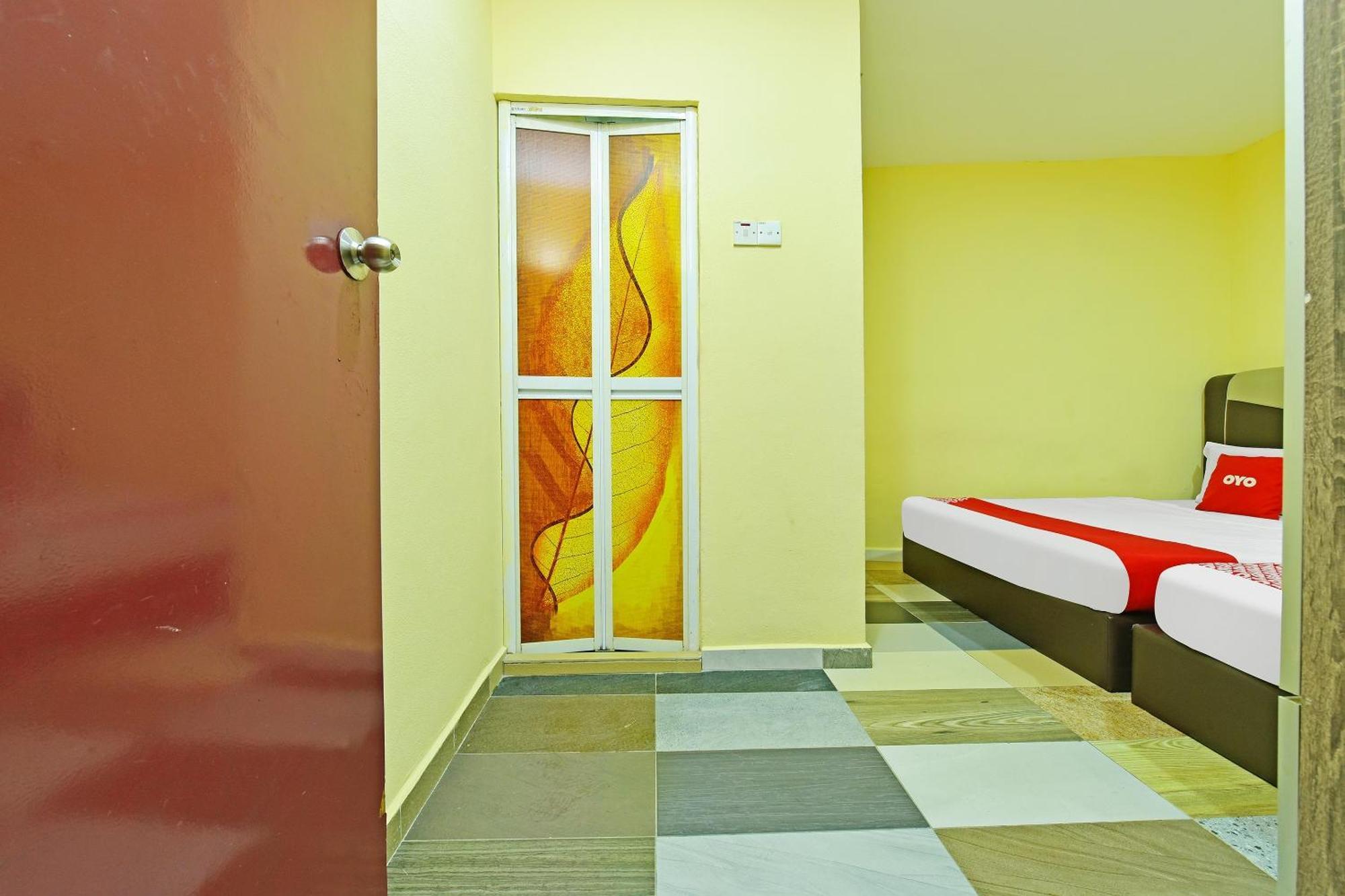 Oyo 873 Bamboo Inn Batu Feringgi Buitenkant foto