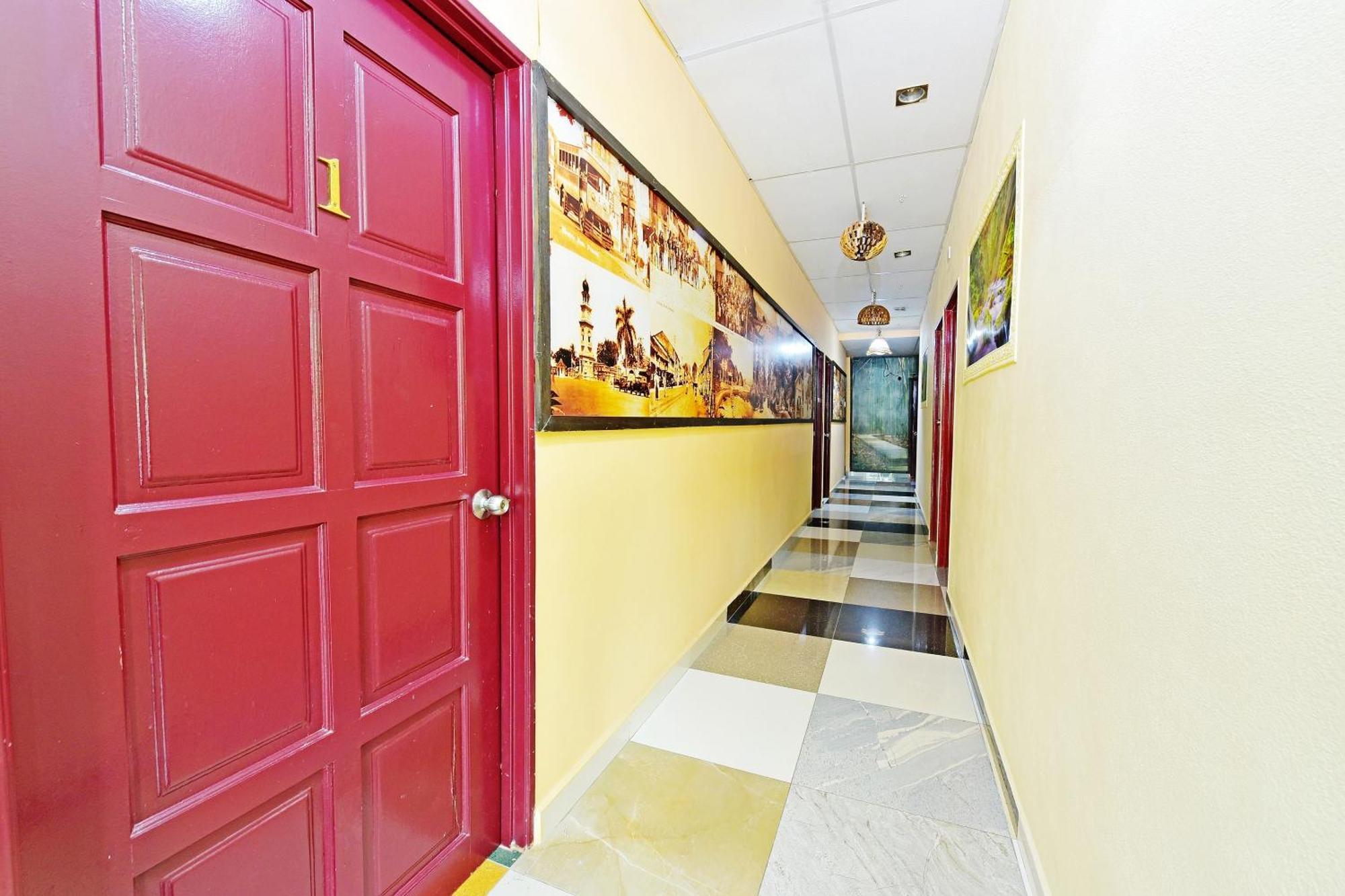 Oyo 873 Bamboo Inn Batu Feringgi Buitenkant foto